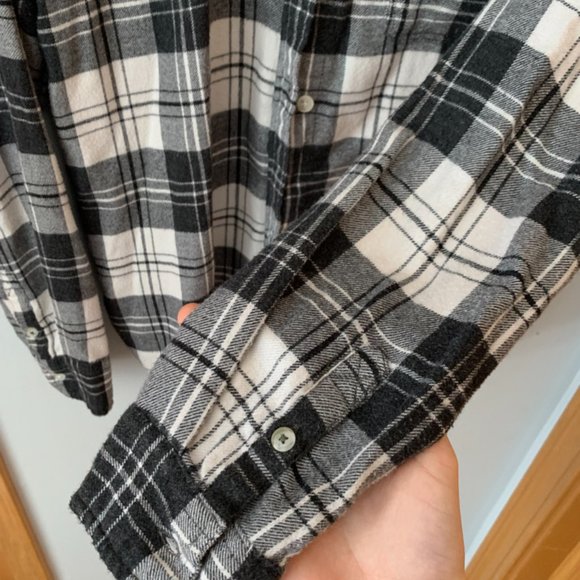 Black and white button up flannel - Picture 4 of 4